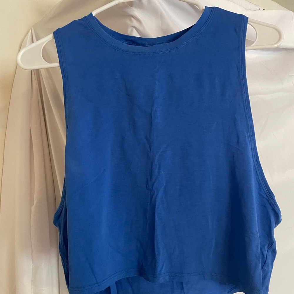 Lululemon crop tank